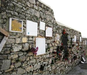 Paredón donde fueron fusilados masones Gijón. Cementerio de El Suco.